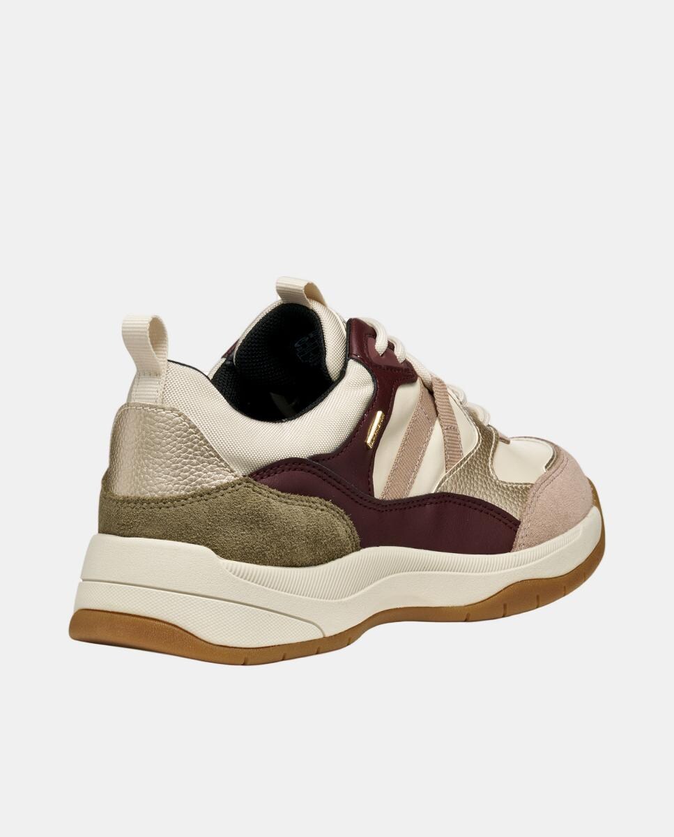 Deportiva transpirable y impermeable de mujer de inspiracion