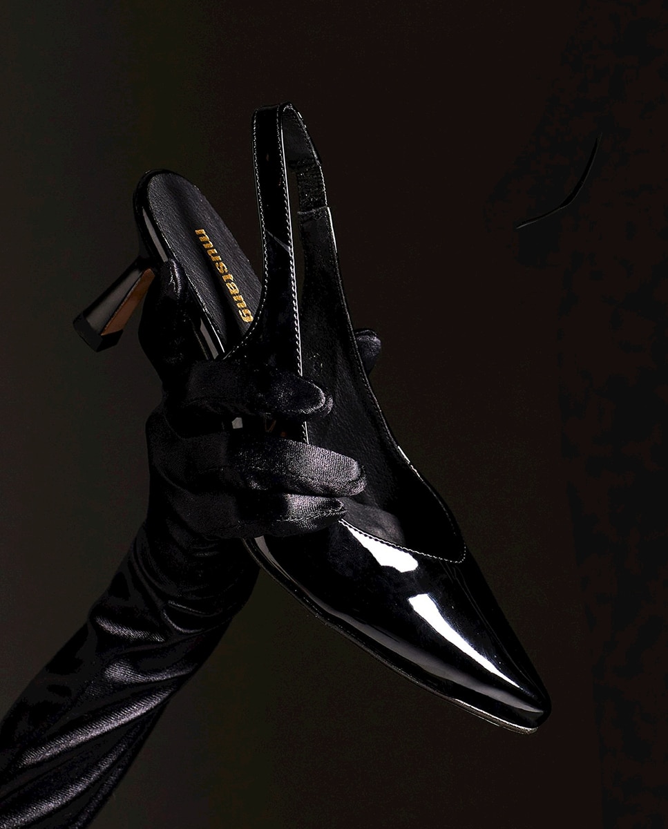 Sapatos de Salto Tipo Mules Preto-5