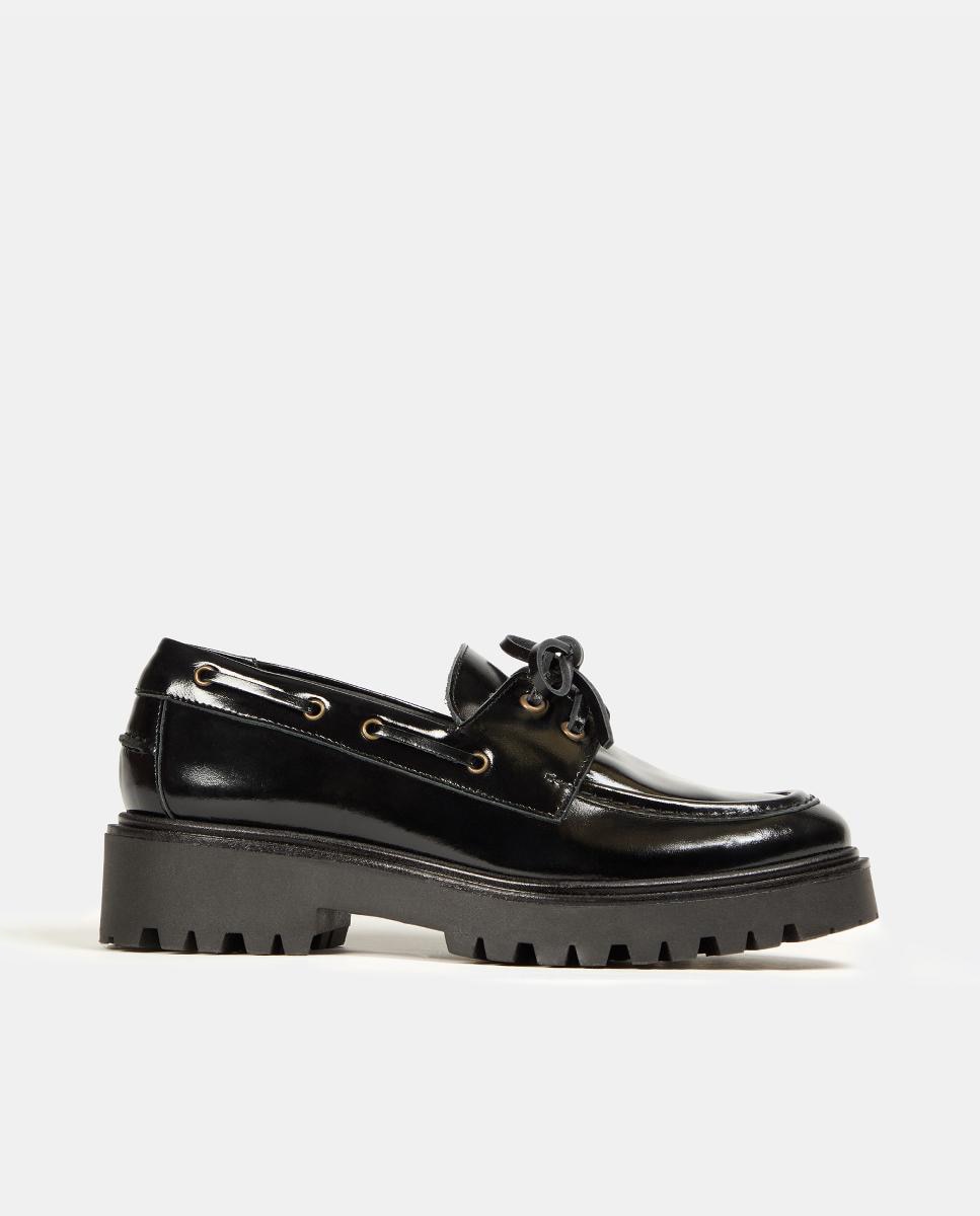 Sapatos Rasos Tipo Náuticos em Pele Preto-1