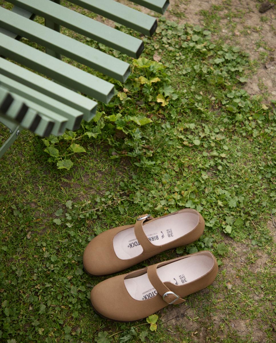 Sapatos de Presilha em Pele de Nobuck Castanho-2