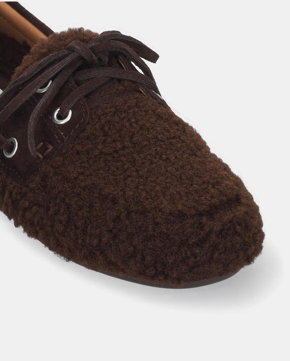 Mocassins em Têxtil com Salto Raso Castanho-3