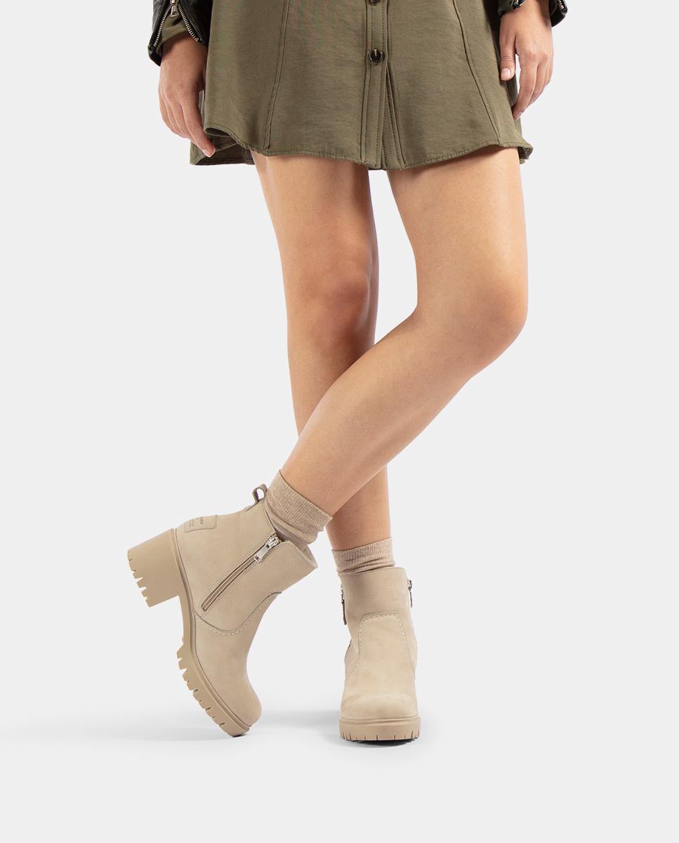 Botins em Pele e com Forro de Goretex Cru-2