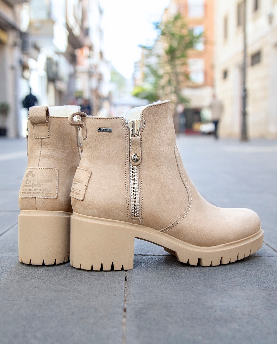 Botins em Pele e com Forro de Goretex Cru-9