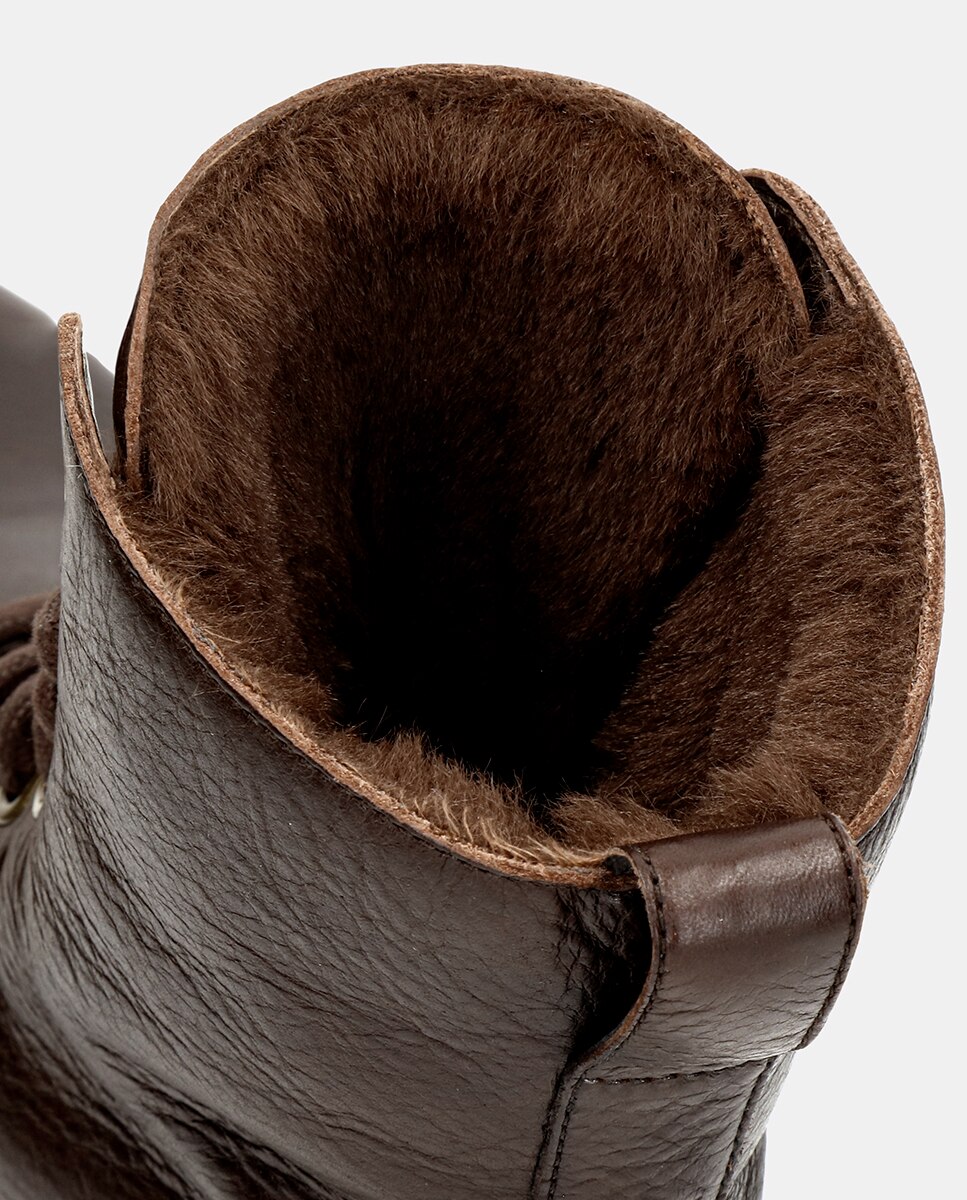 Botas em Pele e com Forro de Pelo Sintético Castanho-5