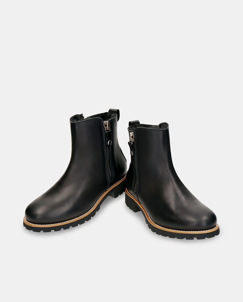 Botas em Pele e com Forro de Pelo Sintético Preto-2