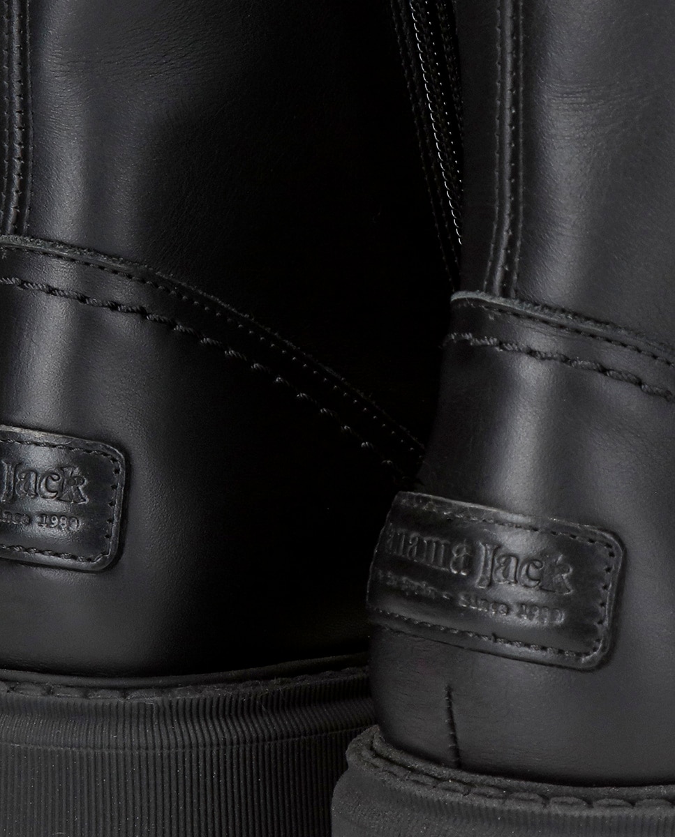 Botas em Pele e com Forro de Pelo Sintético Preto-6