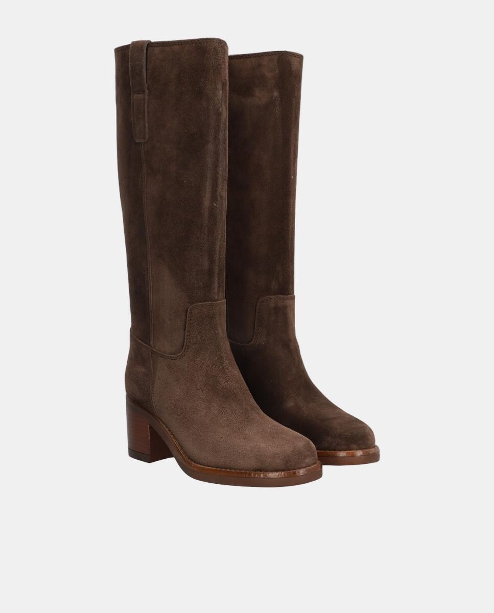 Botas em Pele Baby Silk com Sola de Borracha TPR e sem Fecho Castanho-2