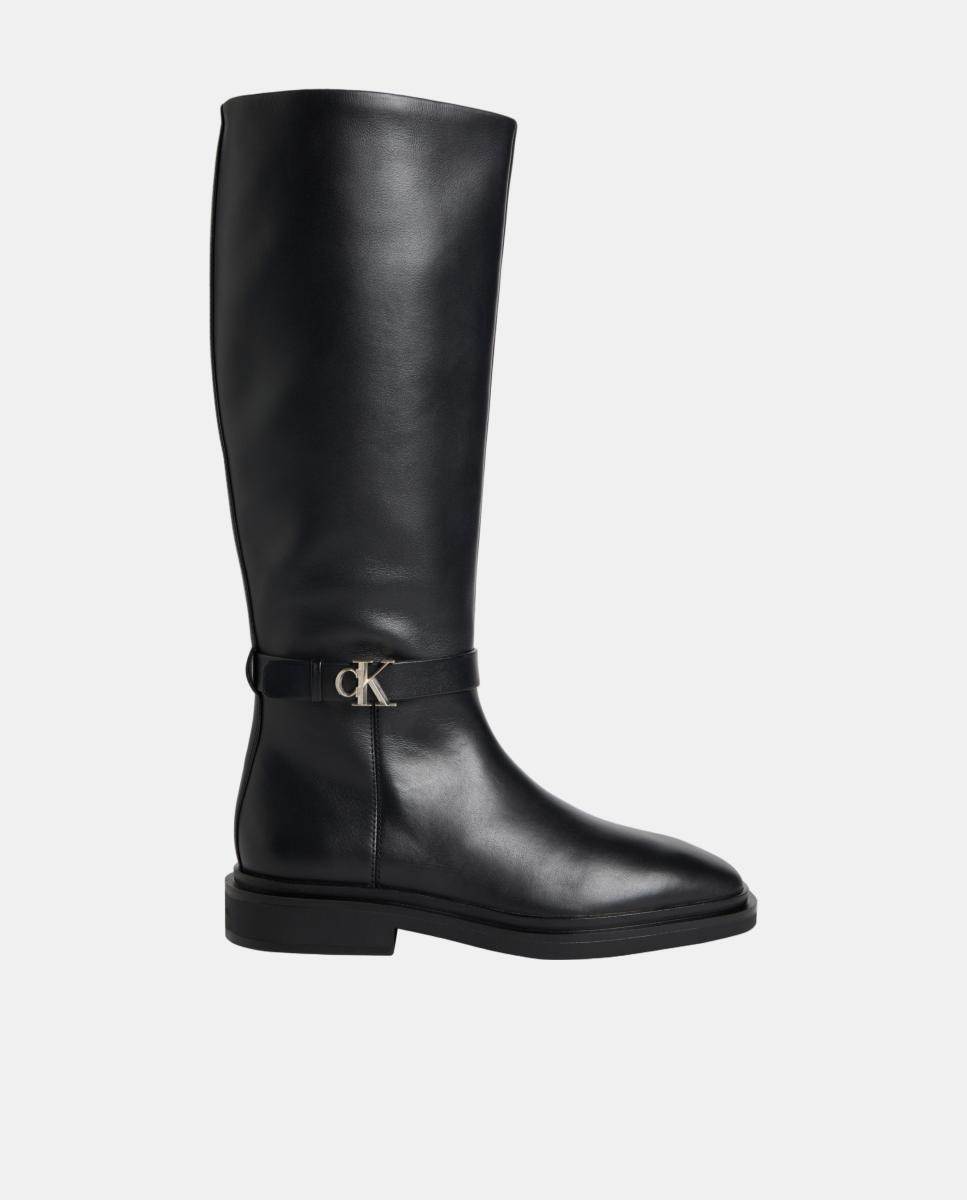 Imagem 0 de Botas Rasas em Pele
