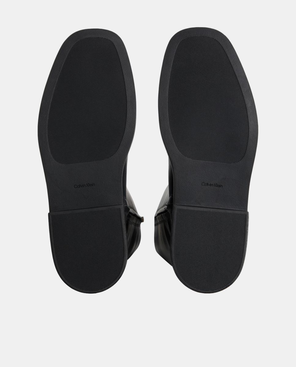 Botas Rasas em Pele Preto-5