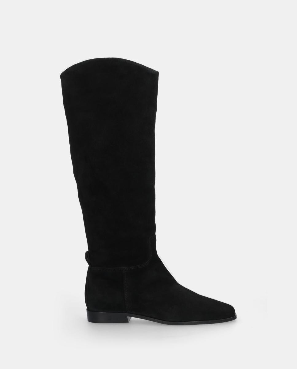 Imagem 0 de Botas Mosqueteira em Croute com Salto Raso