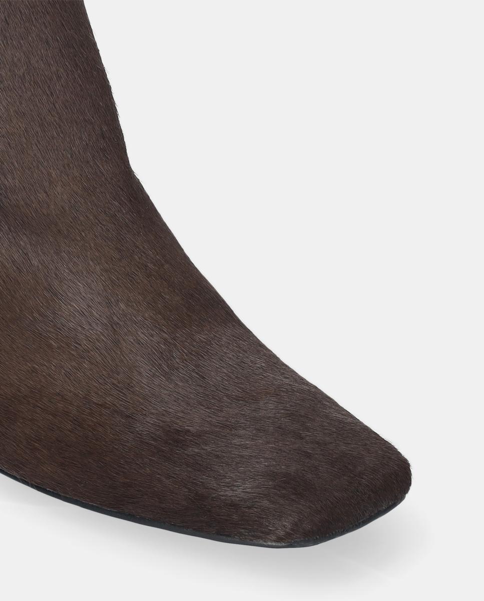 Botins em Pele com Salto de Bloco Castanho-3