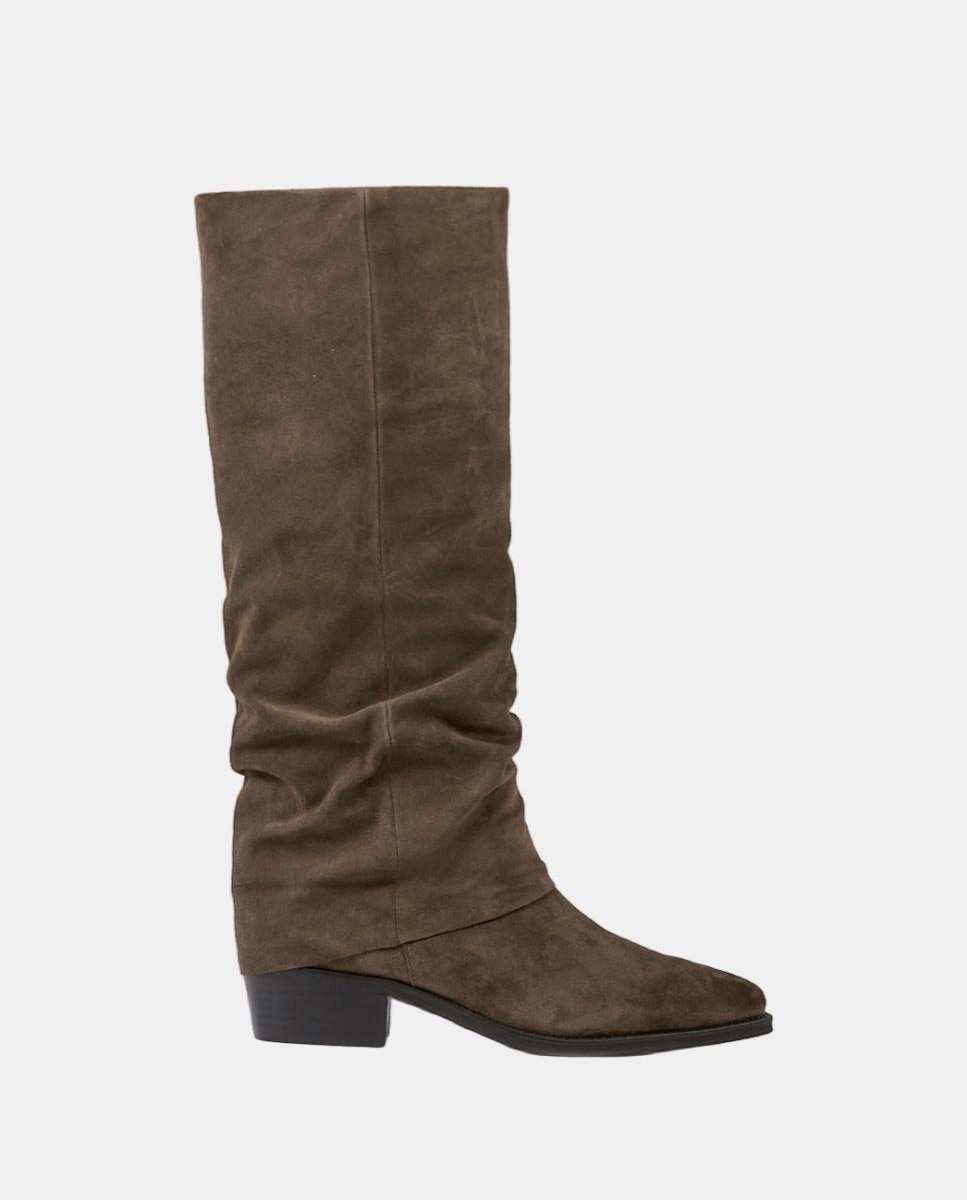 Imagem 0 de Botas em Pele Tipo Polaina com Salto de 4 cm