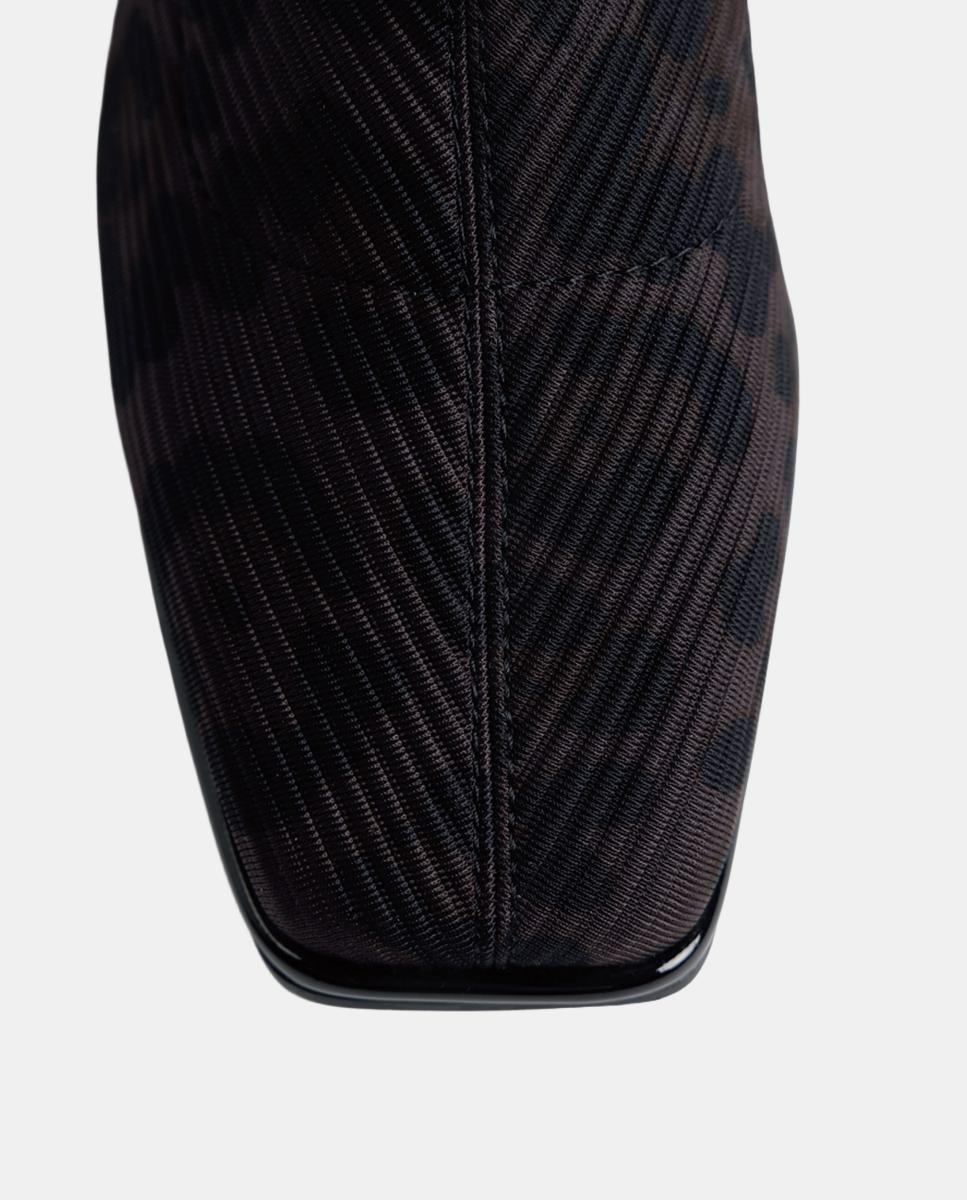 Botins Elásticos com Animal Print Preto-3