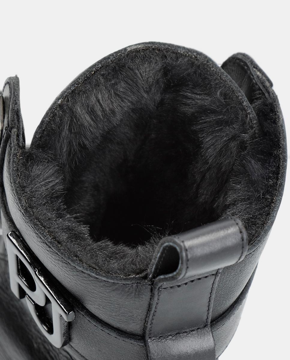 Botas em Pele e com Forro de Pelo Sintético Preto-4