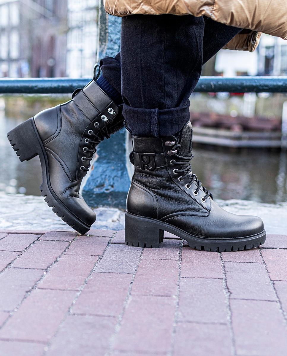 Botas em Pele e com Forro de Pelo Sintético Preto-9