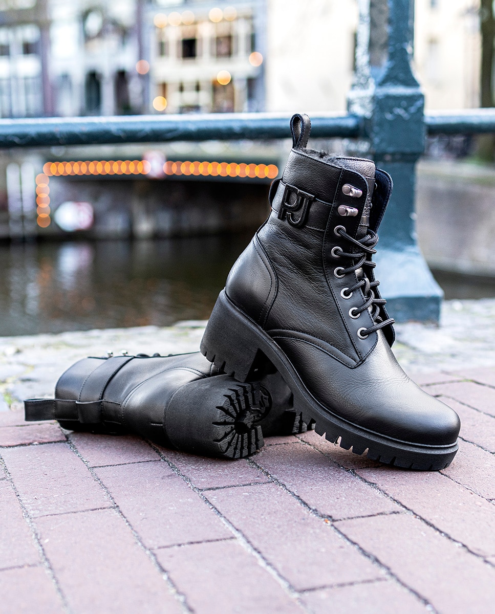 Botas em Pele e com Forro de Pelo Sintético Preto-10
