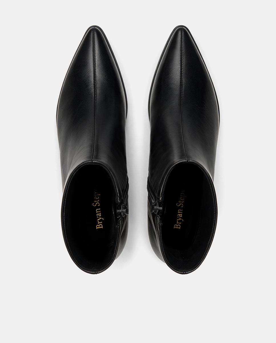 Botins em Pele com Salto Baixo Preto-3