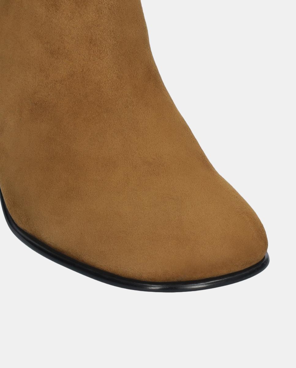 Botins de Camurça com Salto de Bloco Castanho-3