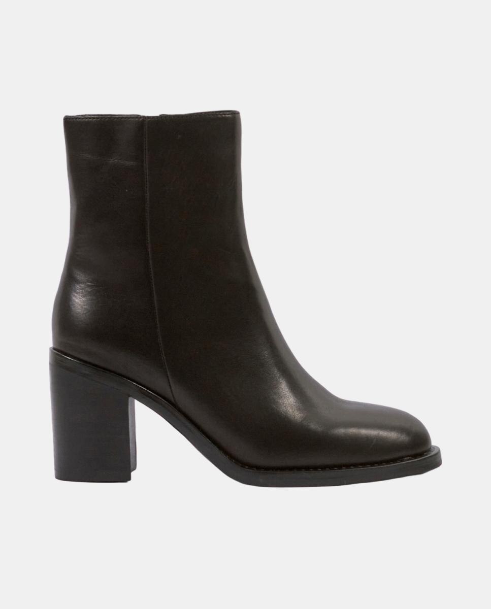 Imagen 0 de Botines para mujer  de piel (becerro) con tacón alto de 7 cm Negro