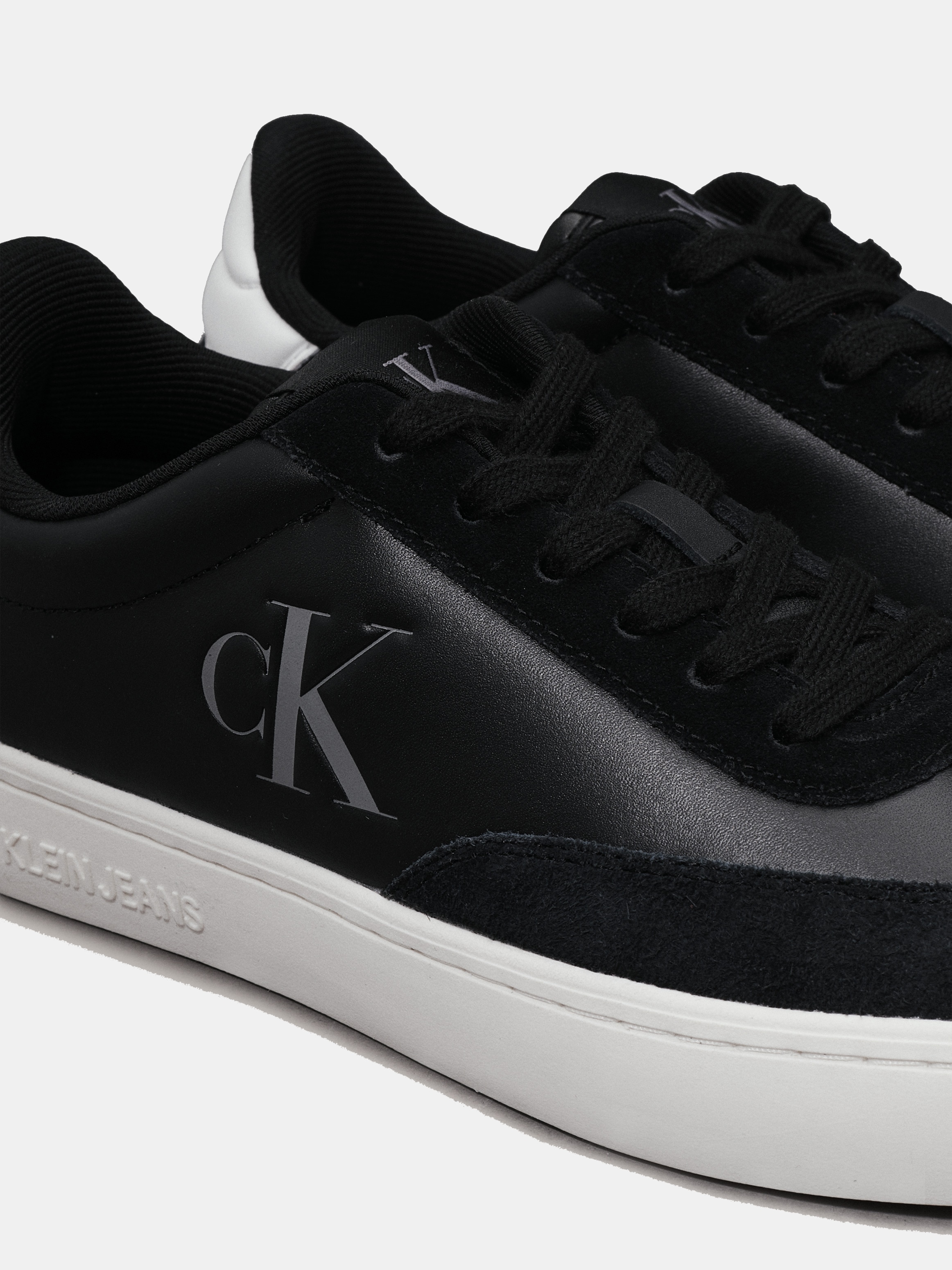 Sapatilhas Baixas com Biqueira de Camurça Preto-6