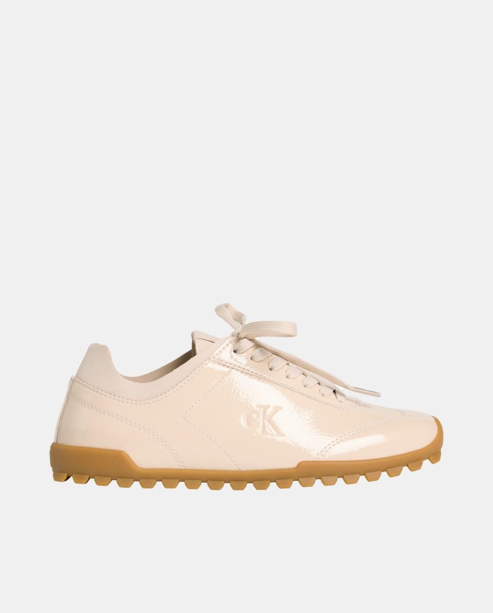Calvin Klein - Zapatilla de mujer tipo runner en charol.