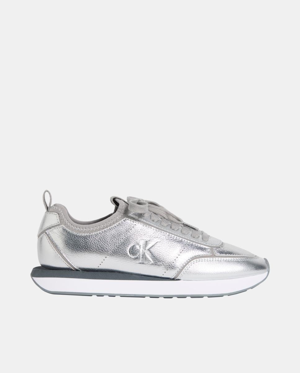 Calvin Klein - Zapatilla metalizada de mujer tipo runner en piel.