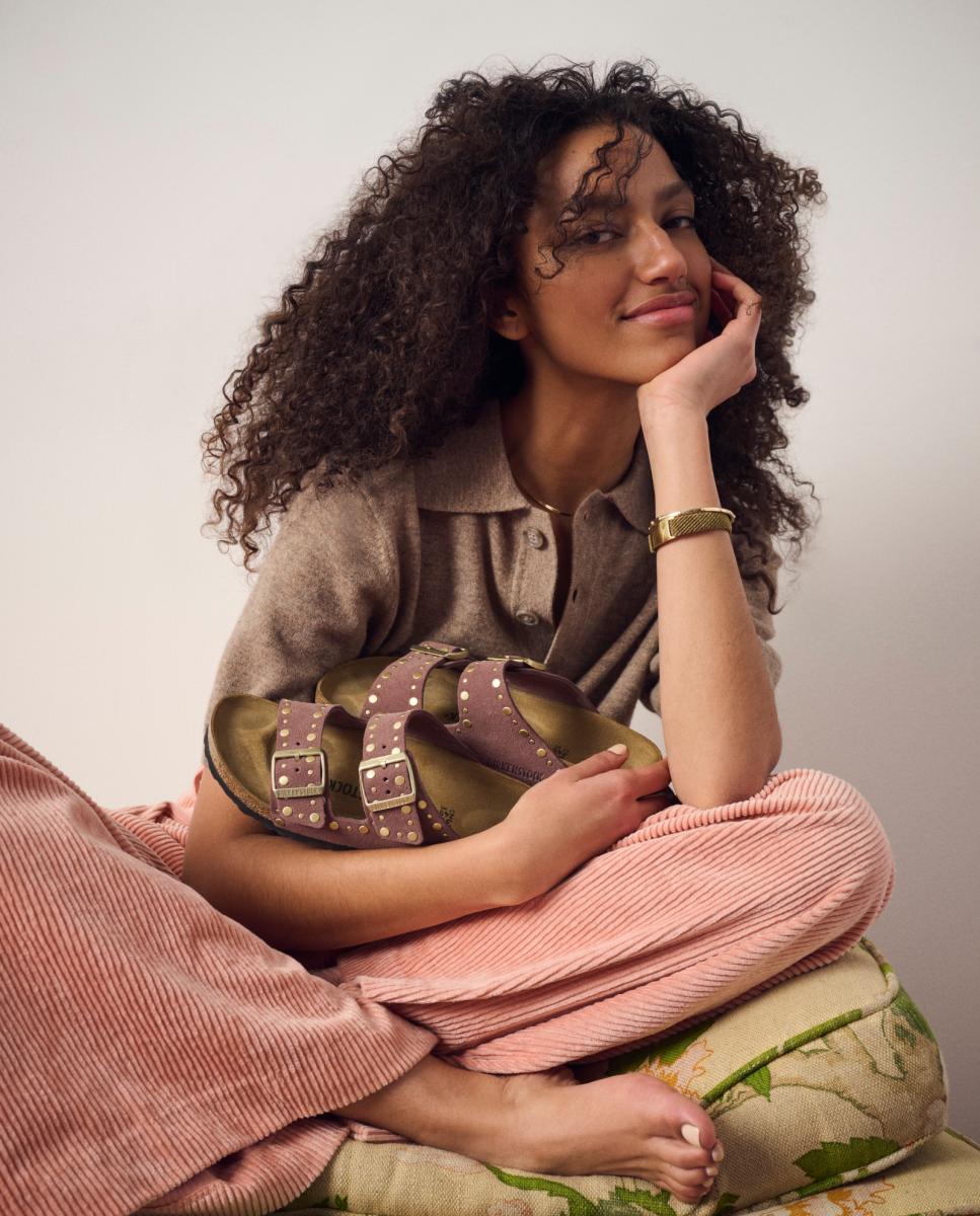Imagen 5 de Sandalia de mujer en ante y tachas - Birkenstock - Rojo Rojo