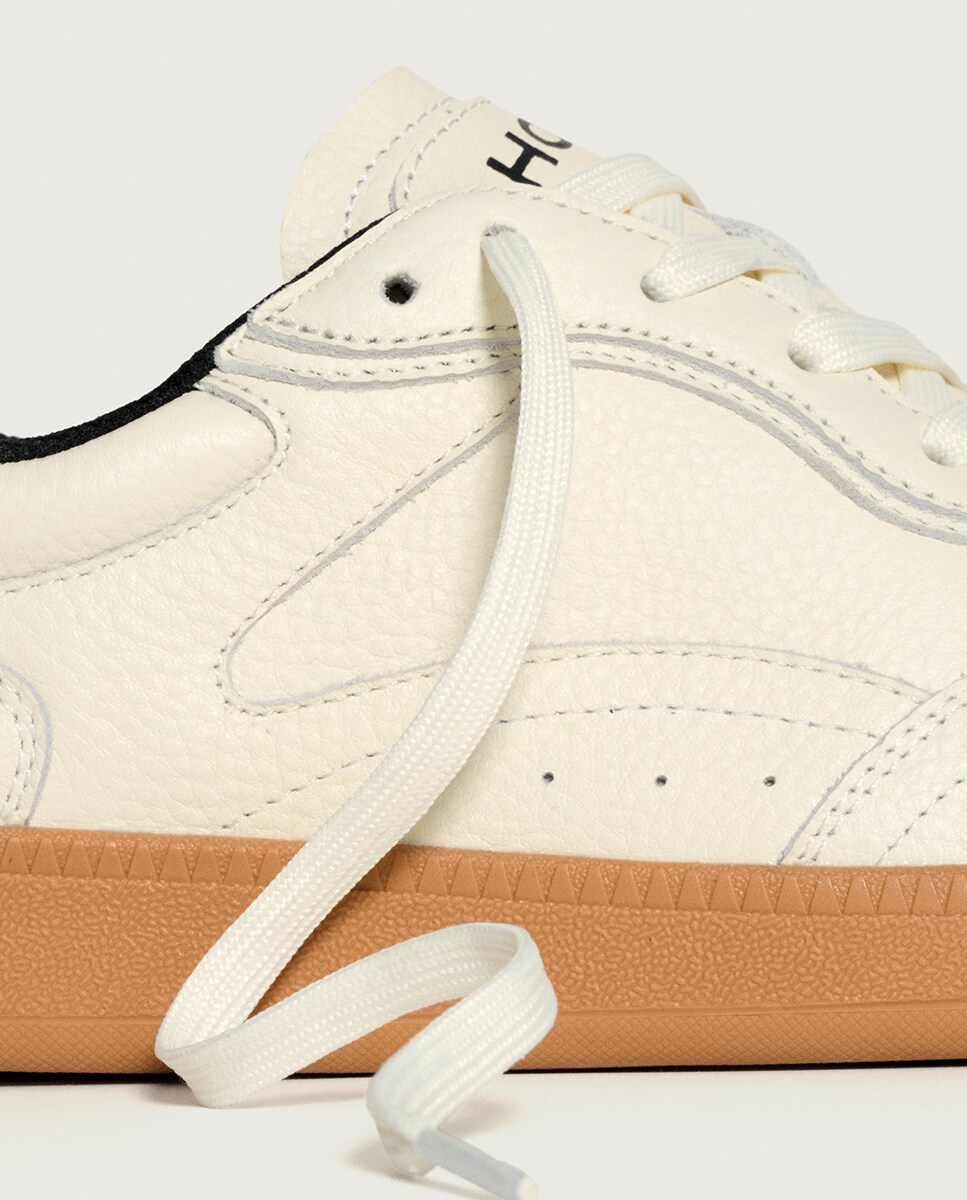 Sapatilhas Baixas em Pele com Sola de Borracha Branco-marfim-3