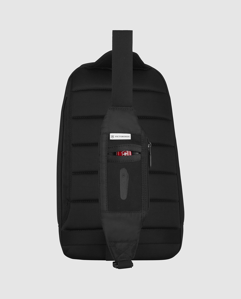 Imagem 0 de Mochila Almont Professional com Capacidade para 8 L - Preto