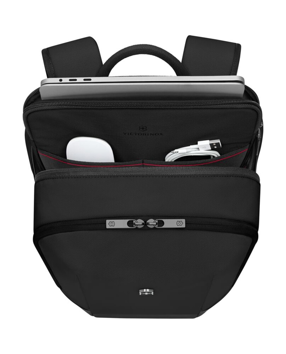 Mochila Pequena 20 Litros de Poliéster Compact Preto-3