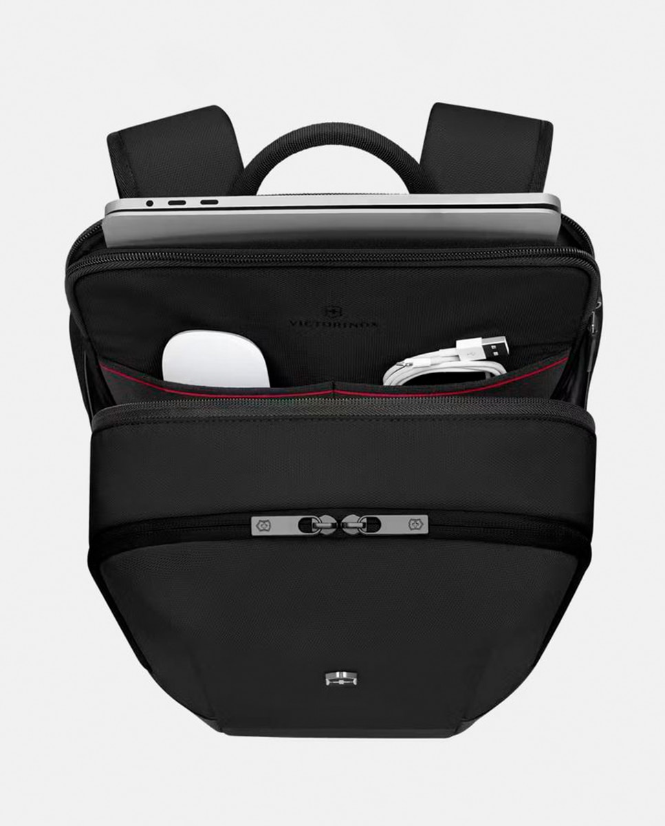 Mochila Pequena 20 Litros de Poliéster Compact Preto-11
