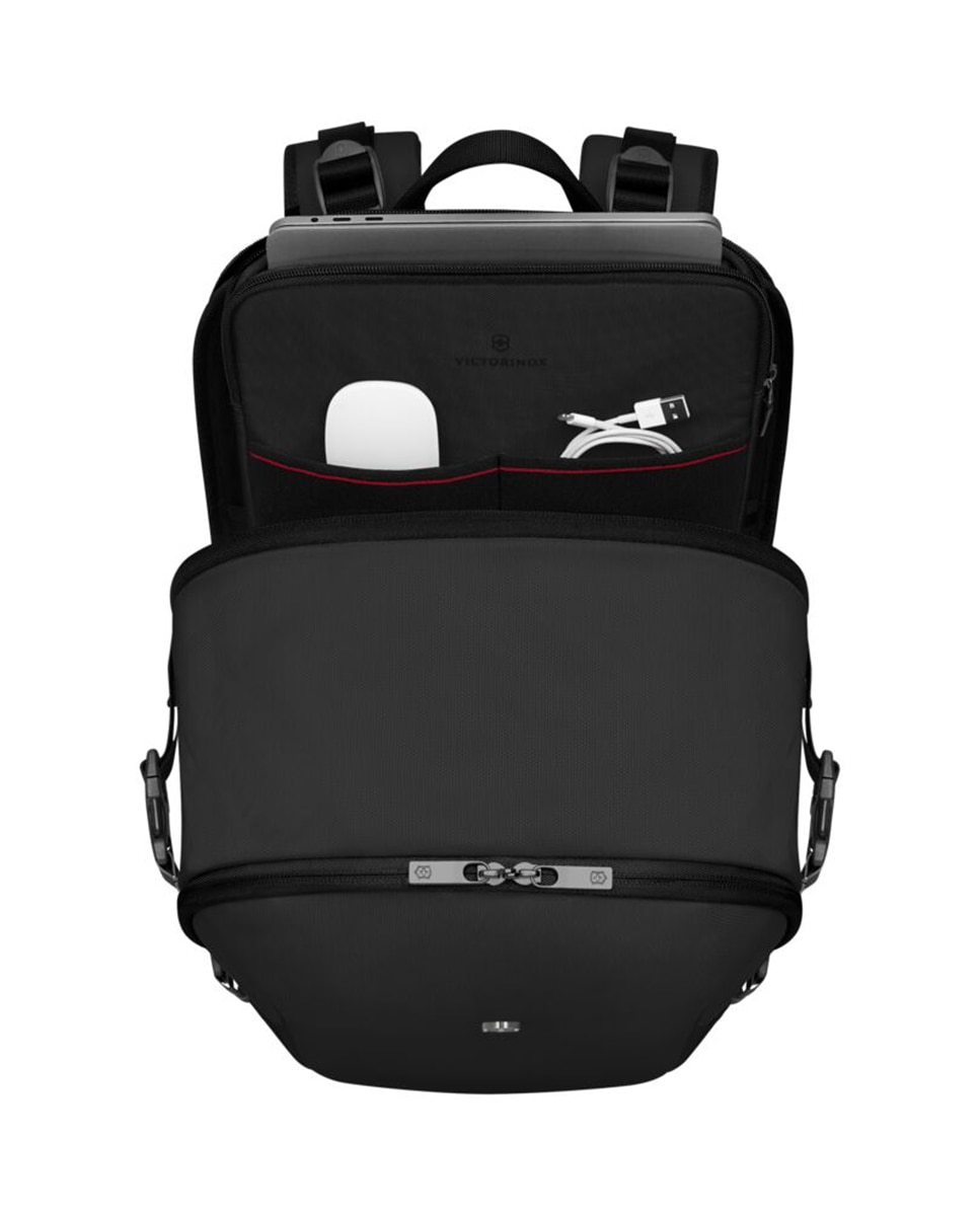 Mochila Grande 32 Litros de Poliéster Traveler Preto-7
