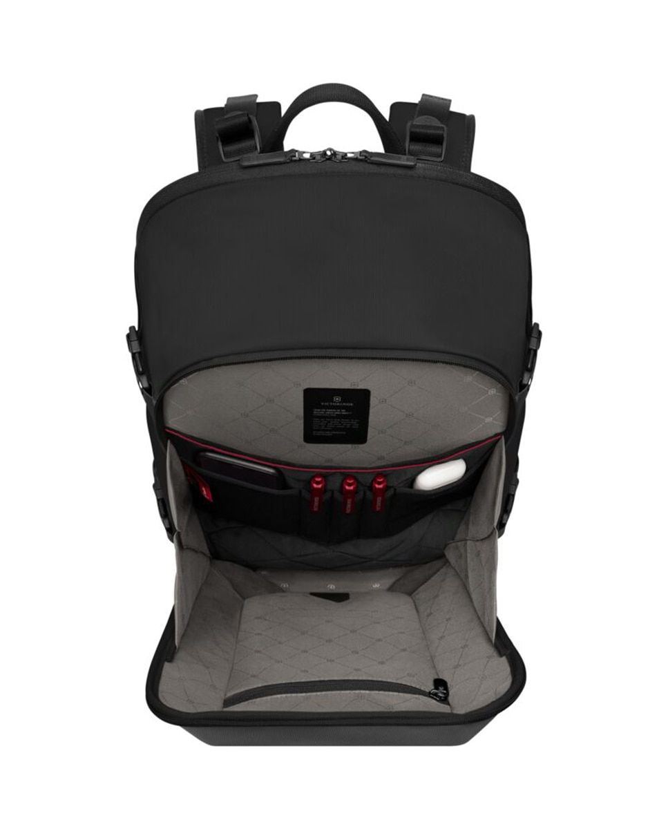 Mochila Grande 32 Litros de Poliéster Traveler Preto-8