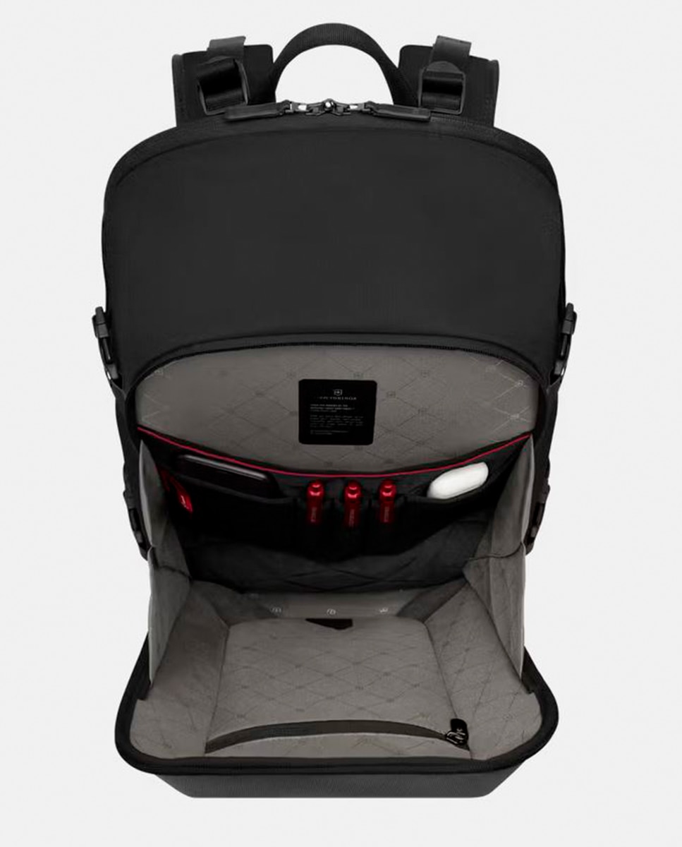 Mochila Grande 32 Litros de Poliéster Traveler Preto-18