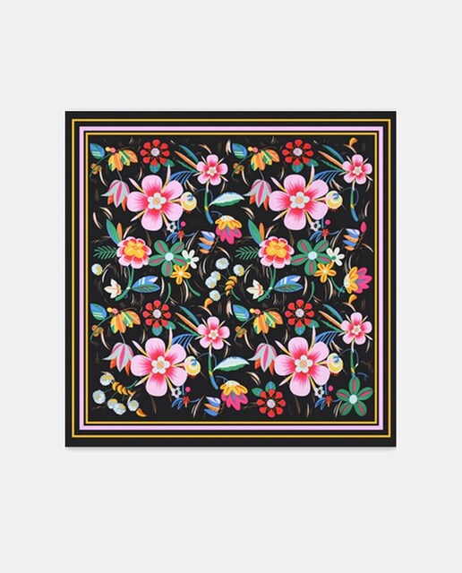 Imagem 0 de Lenço com Flores Pequenas