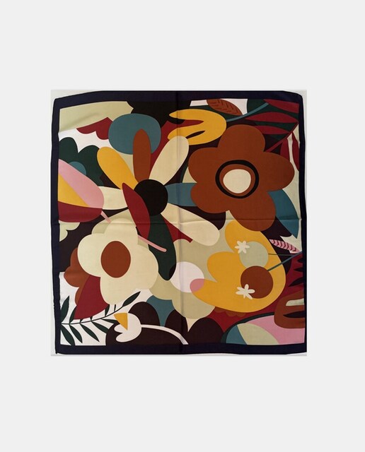 Imagem 0 de Lenço com Flores Grandes