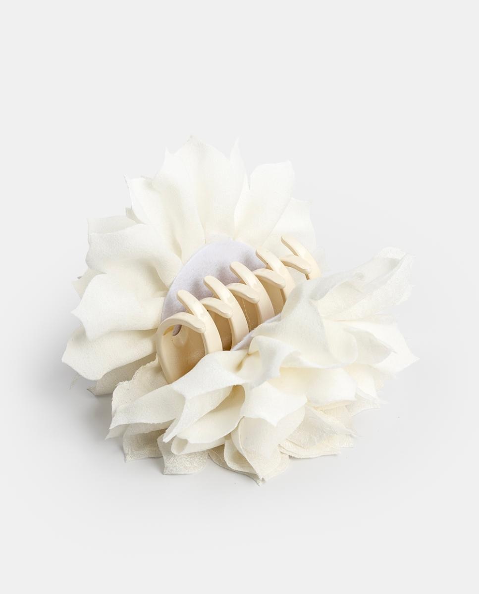 Mola com Flor Grande com Pontas de Tecido Texturado Branco-2