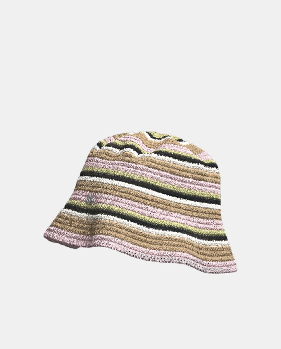 Imagem 0 de Chapéu de Malha Tipo Crochet com Placa Metálica