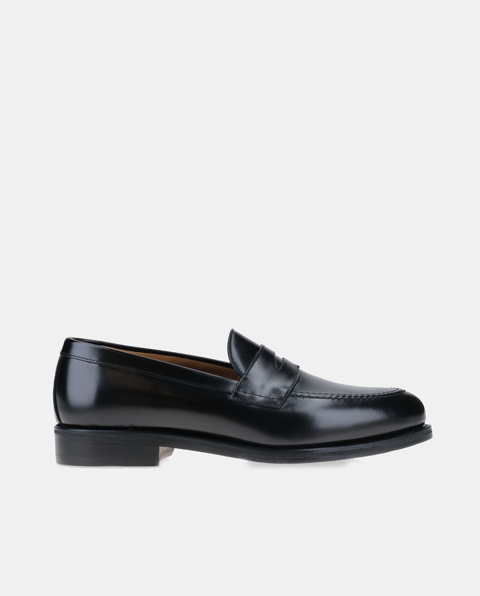 Imagem 0 de Mocassins com Adorno de Travessão, Sola Dainite e em Pele - Preto