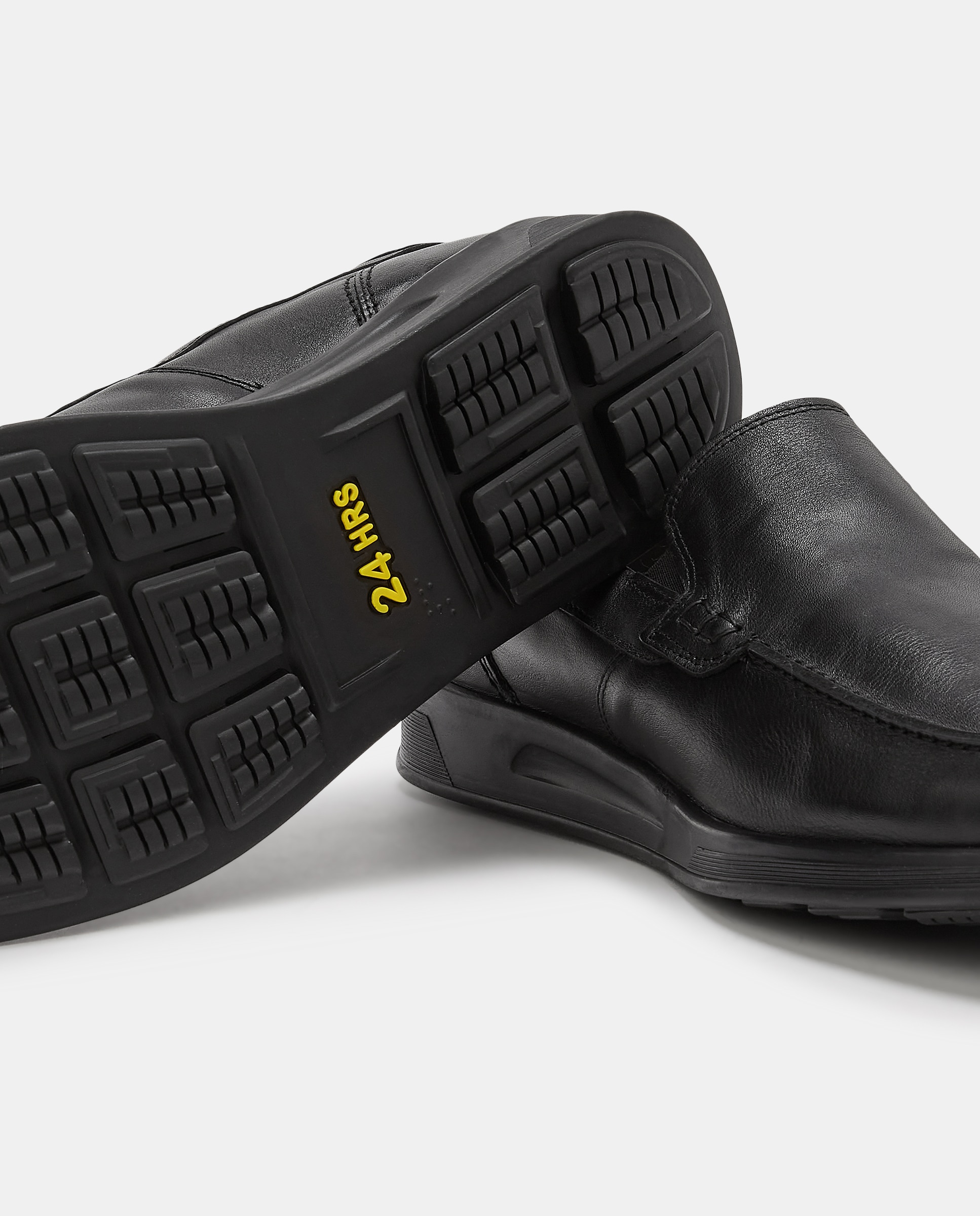 Mocassins com Elásticos Laterais - Preto Preto-5