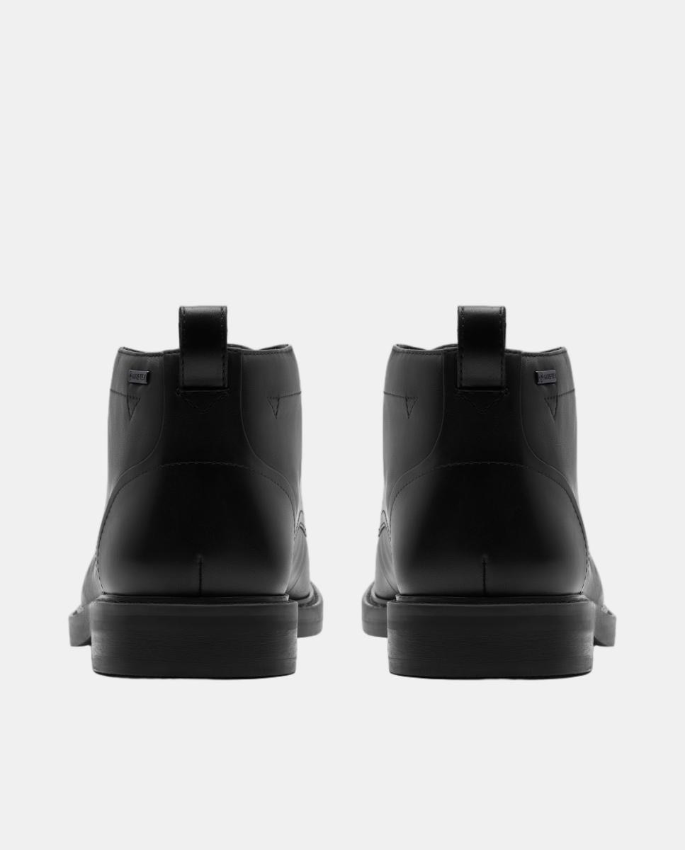 Botins em Pele com Fecho de Atacadores e Sola de Borracha Termoplástica Preto-5