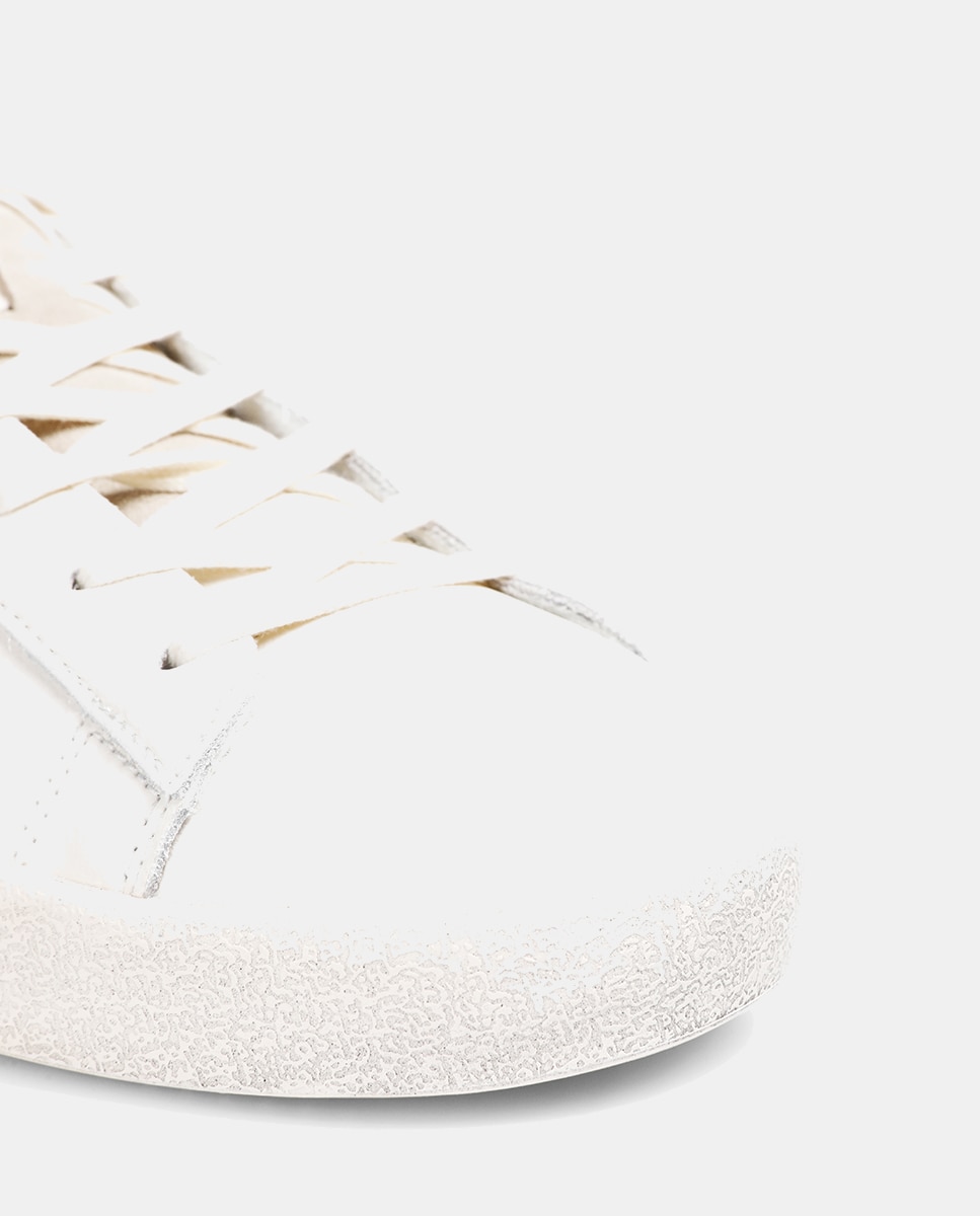 Sapatilhas Baixas com Caveira em Contraste Branco-gelo-7