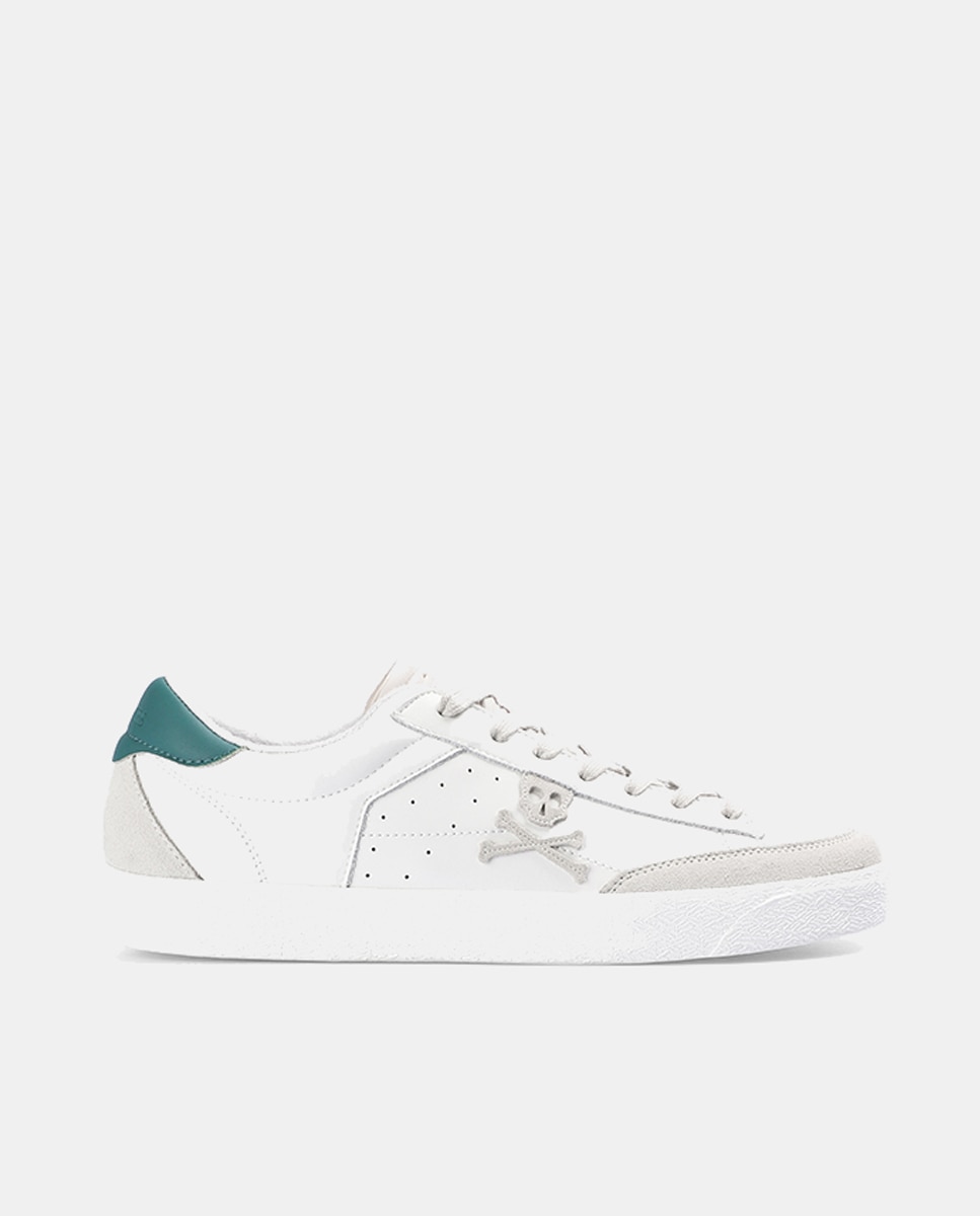 Imagem 0 de Sapatilhas Baixas com Caveira em Contraste