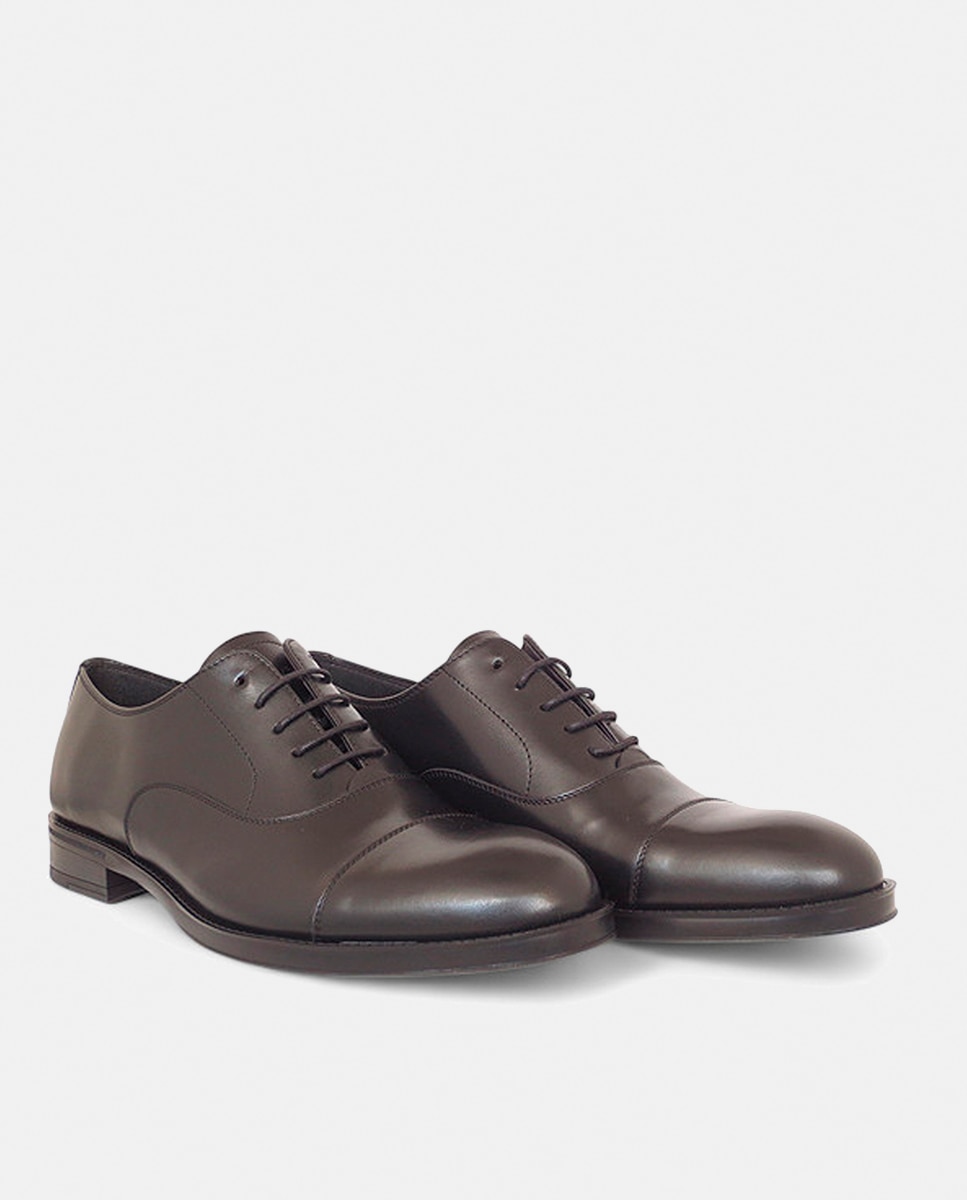 Sapatos Ingleses com Biqueira em Pele Preto-2