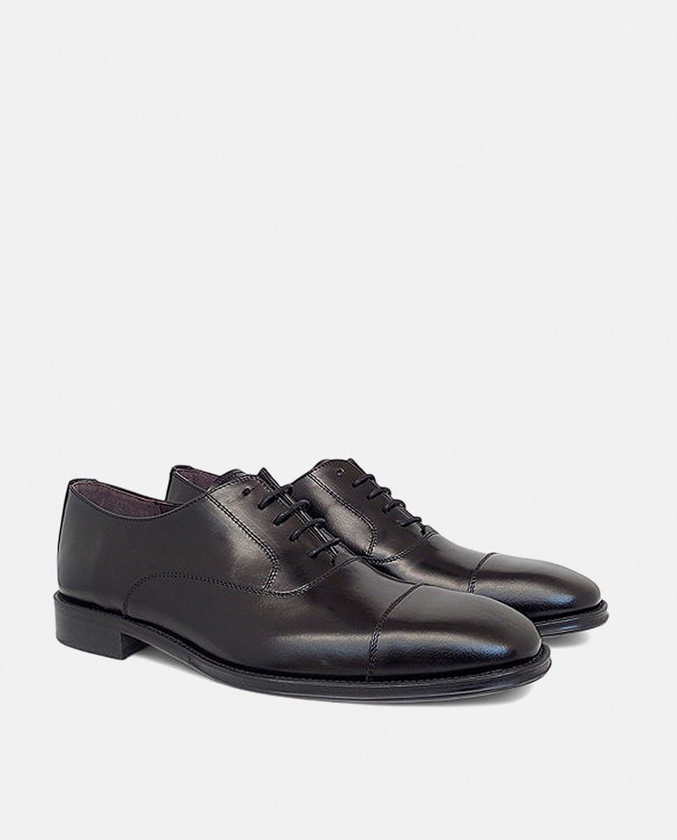 Sapatos Ingleses com Biqueira em Pele Preto-2