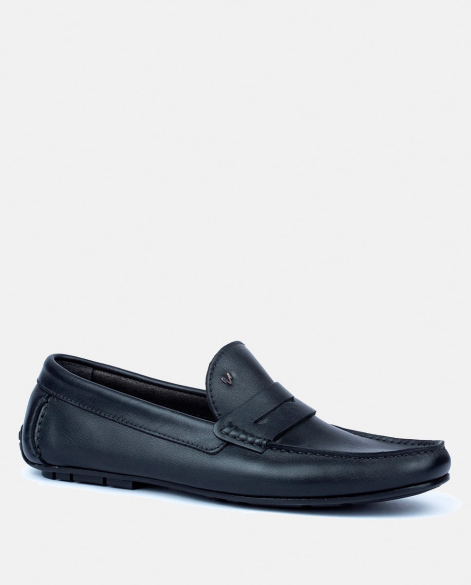 Mocassins com Detalhe de Travessão, Sola de Borracha e em Pele Preto-10