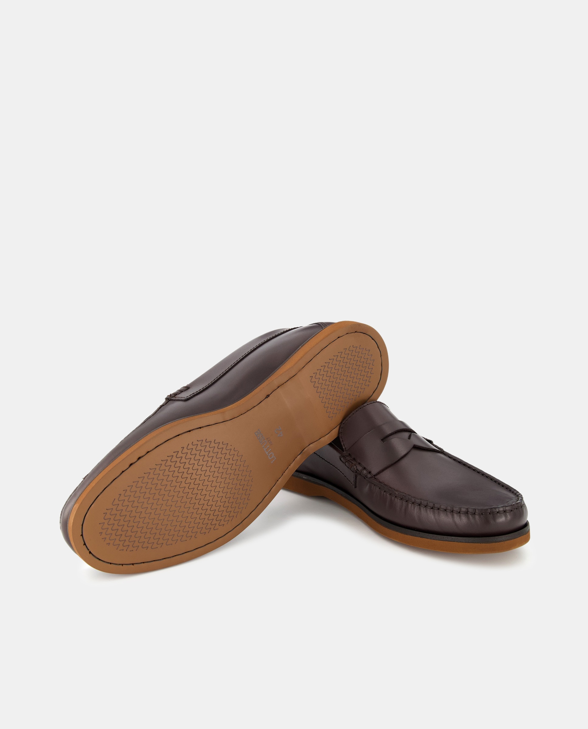 Mocassins com Bordão, Adorno de Travessão e em Pele Castanho-2