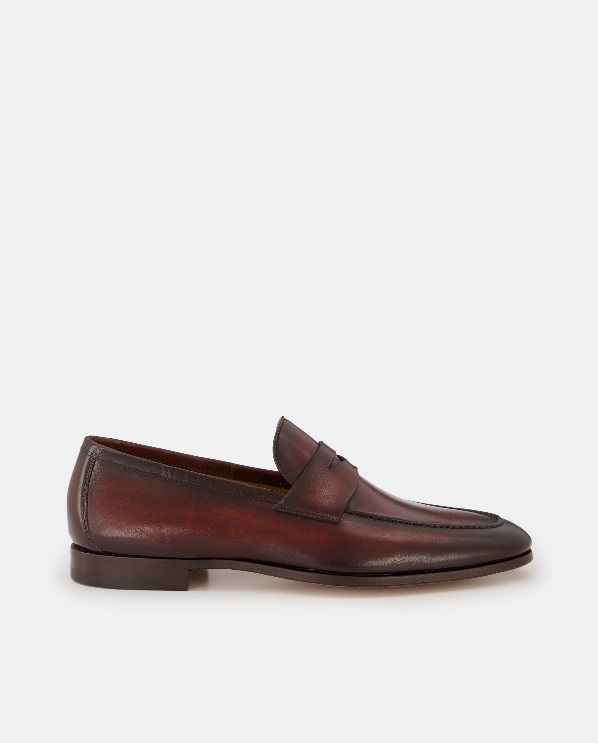 Imagem 0 de Mocassins com Adorno de Travessão, Sola de Borracha e em Pele