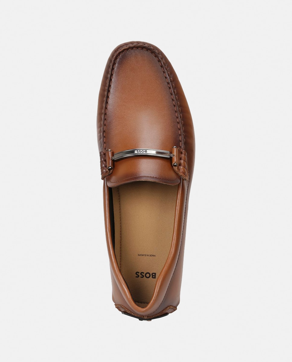 Mocassins em Pele com Detalhe Metálico Castanho caramelo-2