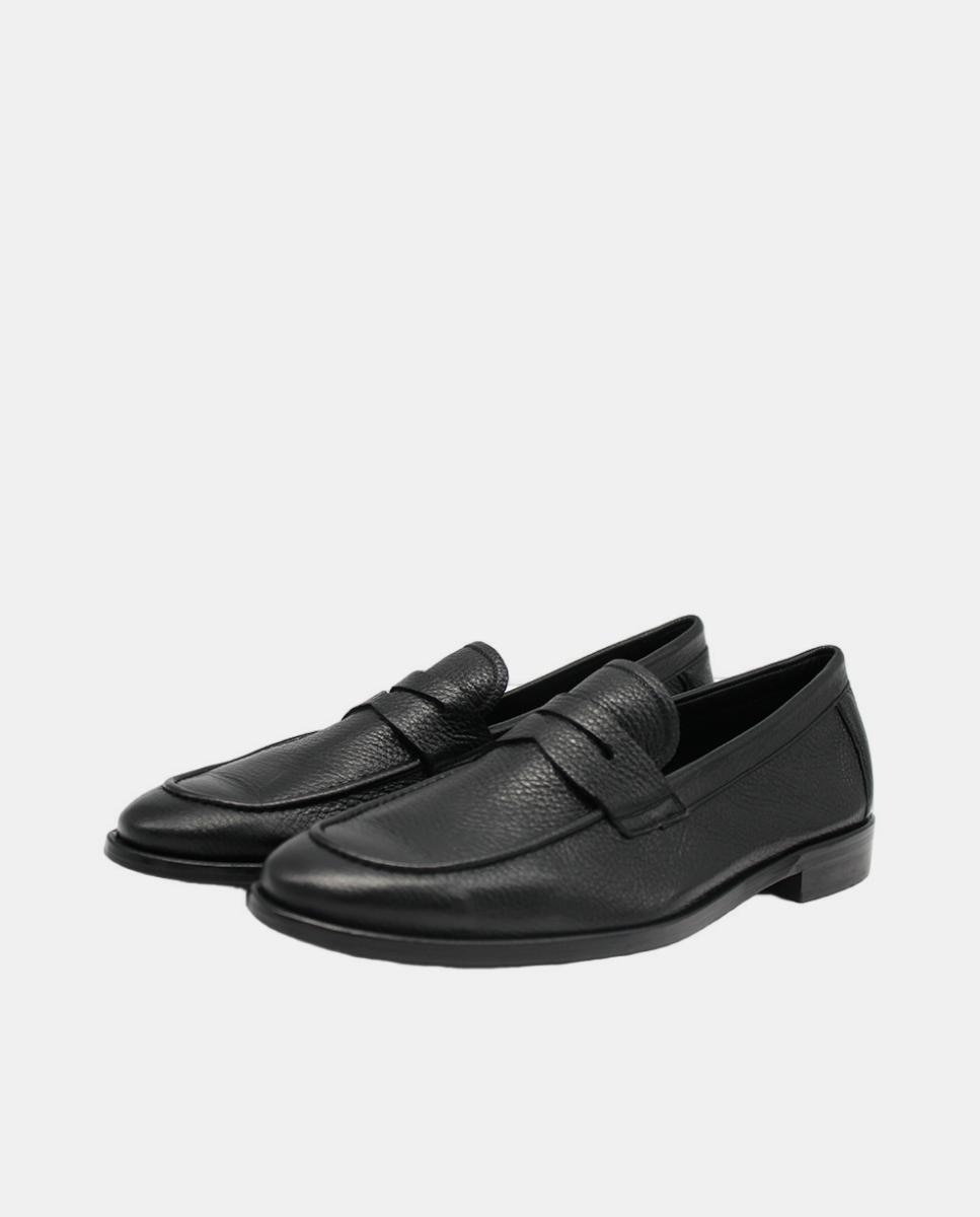 Mocassins em Pele de Cervo com Sola de Borracha Preto-2